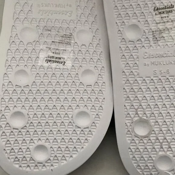 Muk Luks Women's Green White Tropical Slip On Slide Sandals Size Small 5-6 NWT - Picture 9 of 9